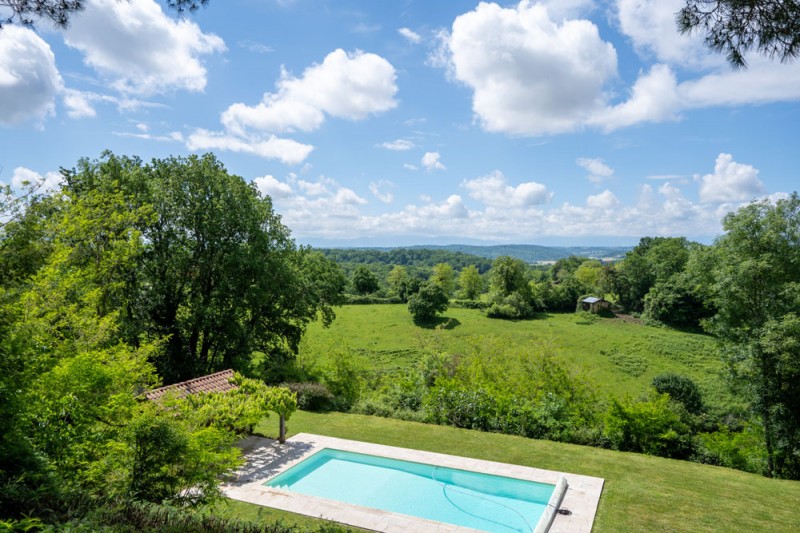 Property For Sale: Castelnau Magnoac, Hautes-Pyrénées, France 