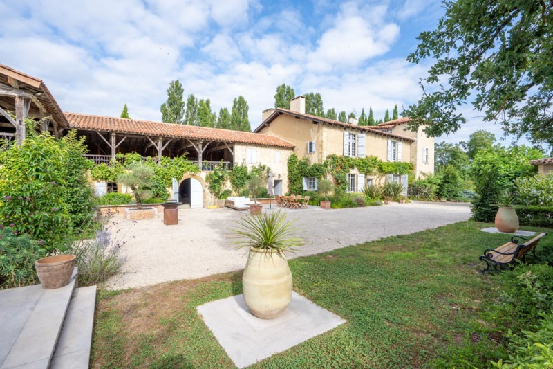 Property For Sale: Auch, Gers, France 